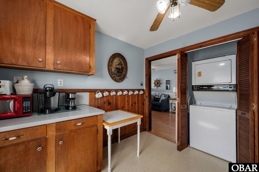 Image 16 of property listing at 7643 S Virginia Dare Trail, Nags Head, NC 27959