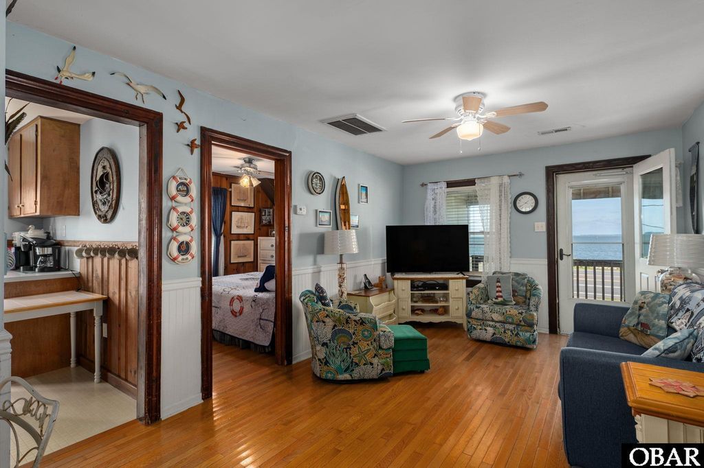 Image 6 of property listing at 7643 S Virginia Dare Trail, Nags Head, NC 27959