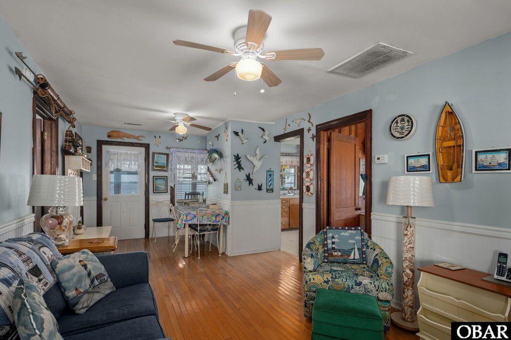 Image 10 of property listing at 7643 S Virginia Dare Trail, Nags Head, NC 27959