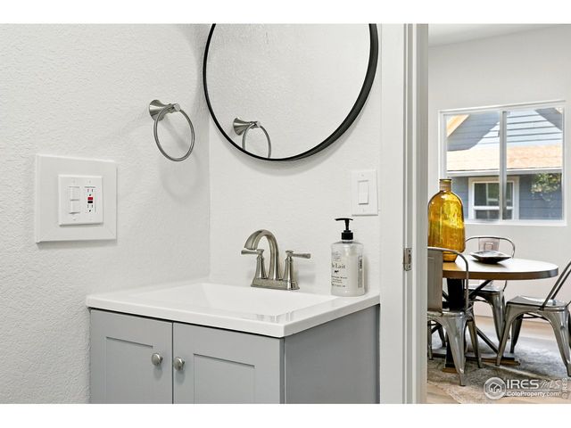 717 E 8th St, Loveland, CO 80537