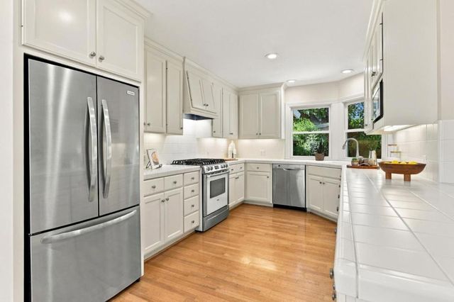 1604 White Oak Way, San Carlos, CA 94070