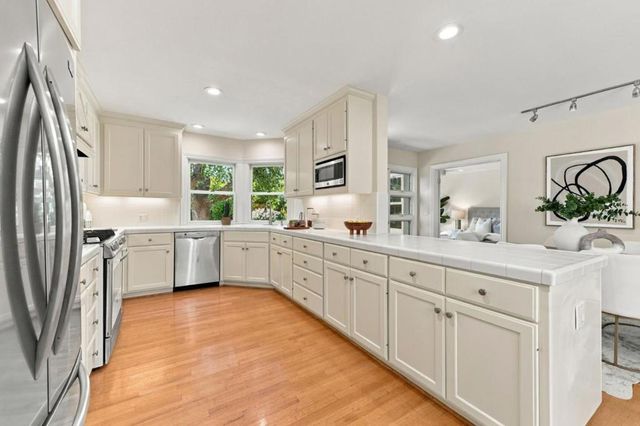 1604 White Oak Way, San Carlos, CA 94070