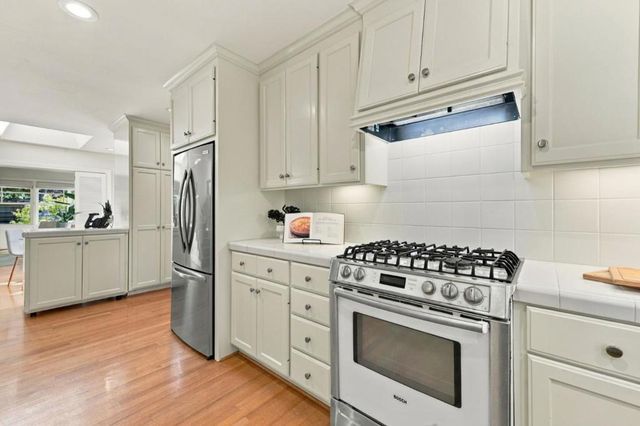 1604 White Oak Way, San Carlos, CA 94070