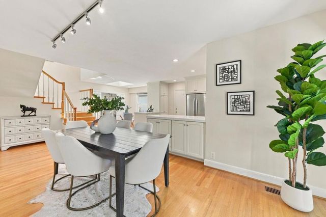 1604 White Oak Way, San Carlos, CA 94070