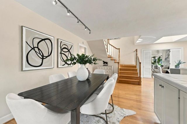 1604 White Oak Way, San Carlos, CA 94070