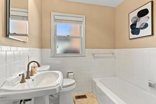 1604 White Oak Way, San Carlos, CA 94070