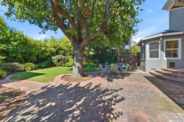 1604 White Oak Way, San Carlos, CA 94070