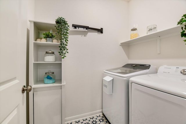 737 Leeward PASS, Leander, TX 78641