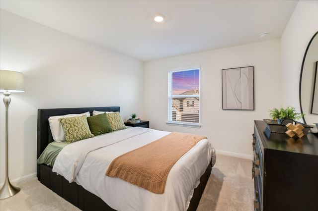 737 Leeward PASS, Leander, TX 78641