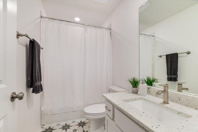 737 Leeward PASS, Leander, TX 78641