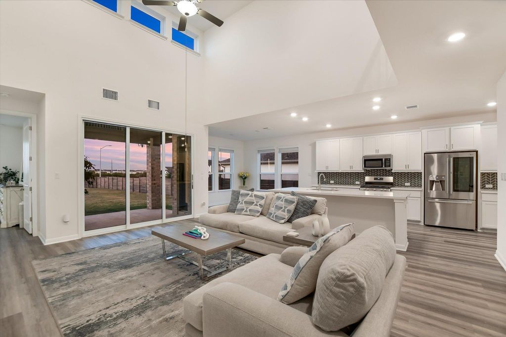 737 Leeward PASS, Leander, TX 78641