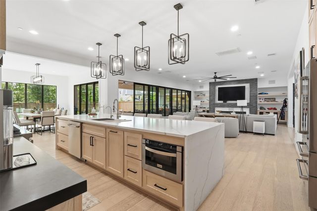 1432 Bingle Road, Houston, TX 77055