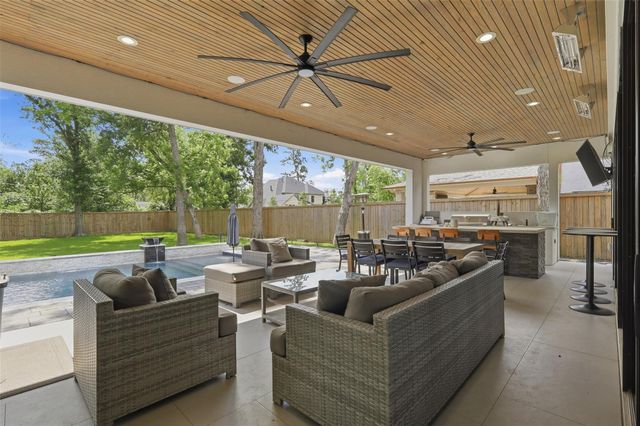 1432 Bingle Road, Houston, TX 77055