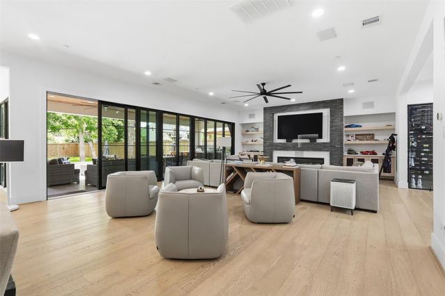 1432 Bingle Road, Houston, TX 77055