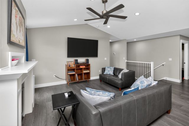 1601 Reinhart Drive NW, Ankeny, IA 50023