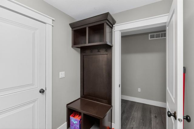 1601 Reinhart Drive NW, Ankeny, IA 50023
