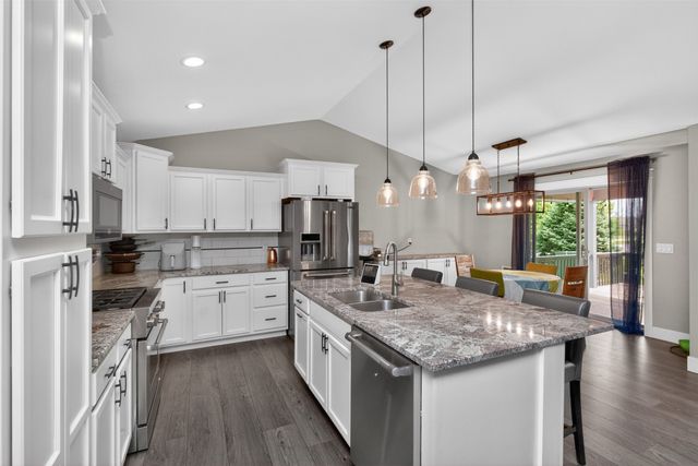 1601 Reinhart Drive NW, Ankeny, IA 50023