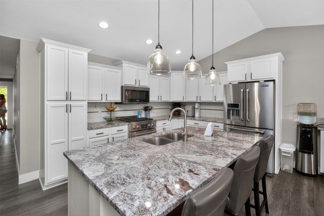 1601 Reinhart Drive NW, Ankeny, IA 50023
