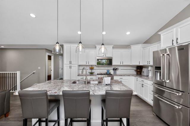 1601 Reinhart Drive NW, Ankeny, IA 50023