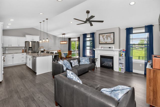 1601 Reinhart Drive NW, Ankeny, IA 50023
