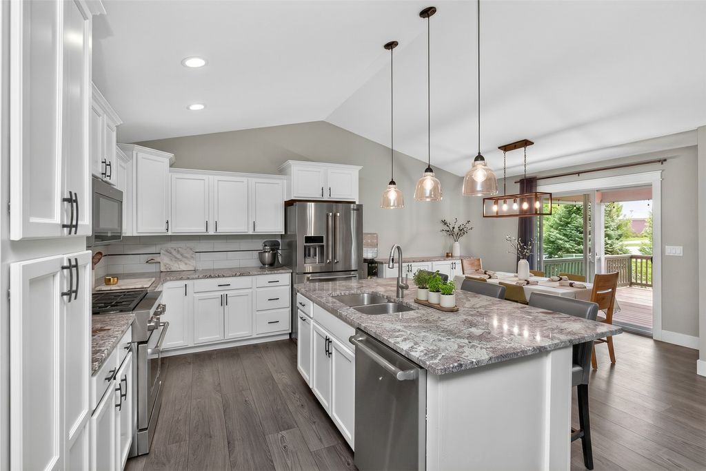 1601 Reinhart Drive NW, Ankeny, IA 50023