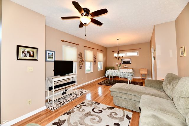5705 Kensington Way S, Plainfield, IN 46168