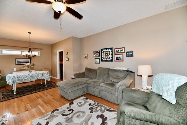 5705 Kensington Way S, Plainfield, IN 46168