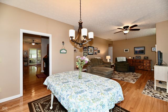 5705 Kensington Way S, Plainfield, IN 46168
