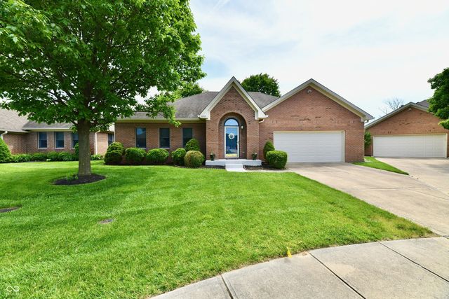 5705 Kensington Way S, Plainfield, IN 46168