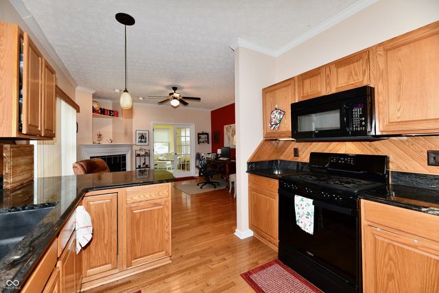 5705 Kensington Way S, Plainfield, IN 46168