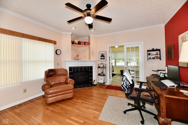 5705 Kensington Way S, Plainfield, IN 46168