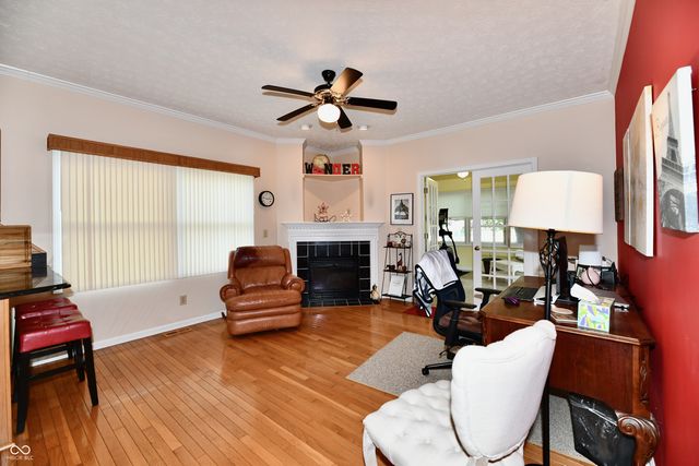 5705 Kensington Way S, Plainfield, IN 46168