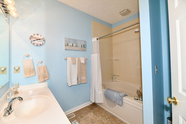 5705 Kensington Way S, Plainfield, IN 46168