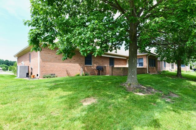 5705 Kensington Way S, Plainfield, IN 46168