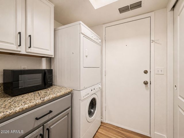 735 E NORTH Lane 2, Phoenix, AZ 85020
