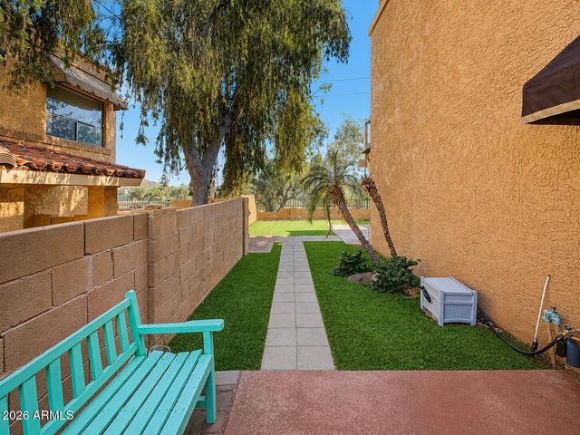 735 E NORTH Lane 2, Phoenix, AZ 85020