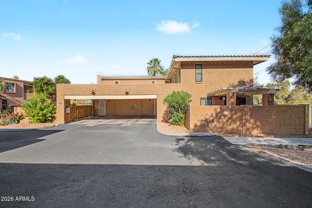 735 E NORTH Lane 2, Phoenix, AZ 85020
