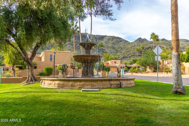 735 E NORTH Lane 2, Phoenix, AZ 85020