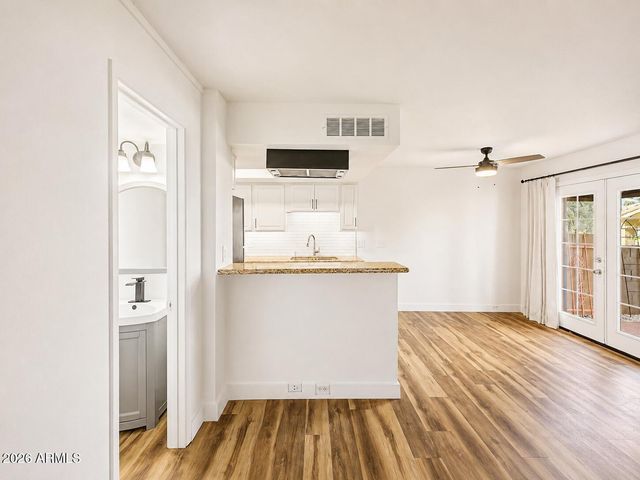 735 E NORTH Lane 2, Phoenix, AZ 85020
