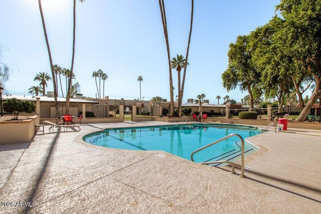 1320 E BETHANY HOME Road 86, Phoenix, AZ 85014