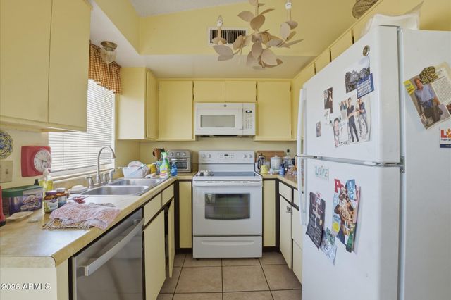 1320 E BETHANY HOME Road 86, Phoenix, AZ 85014