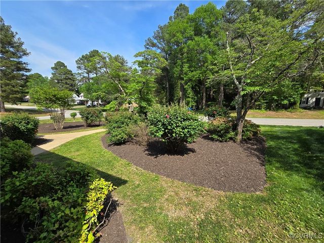 8600 Chester Forest Ln, North Chesterfield, VA 23237