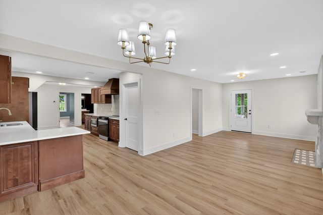1620 Lillian St, Nashville, TN 37206