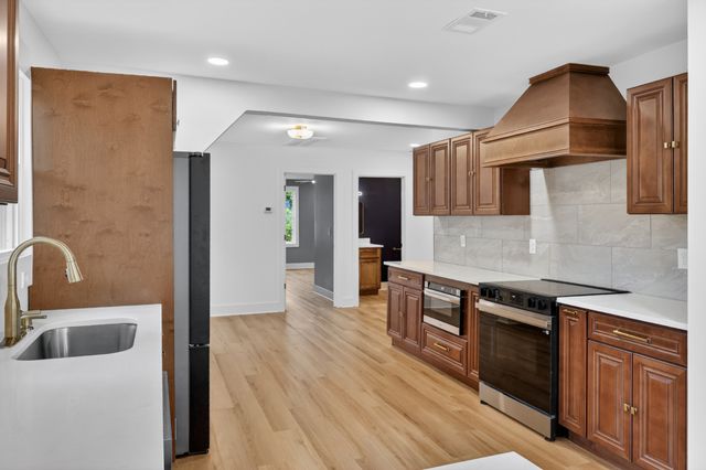1620 Lillian St, Nashville, TN 37206