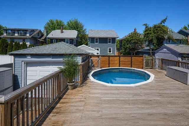 43 E Raleigh Avenue, Staten Island, NY 10310
