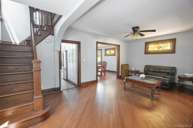 43 E Raleigh Avenue, Staten Island, NY 10310