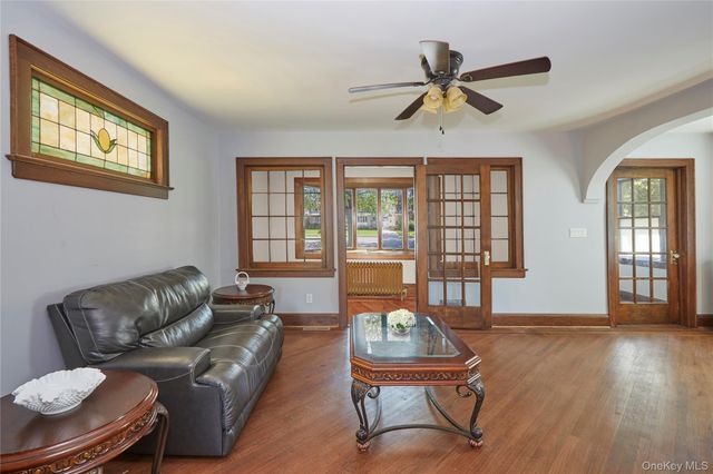 43 E Raleigh Avenue, Staten Island, NY 10310