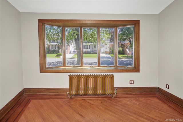 43 E Raleigh Avenue, Staten Island, NY 10310