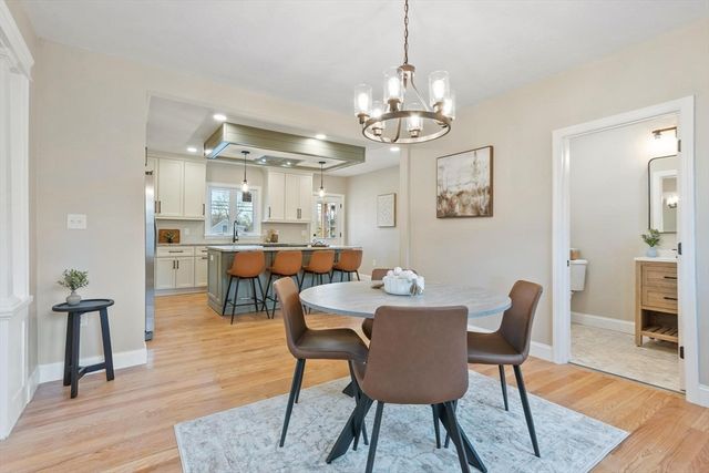 328 Oxford St N, Auburn, MA 01501