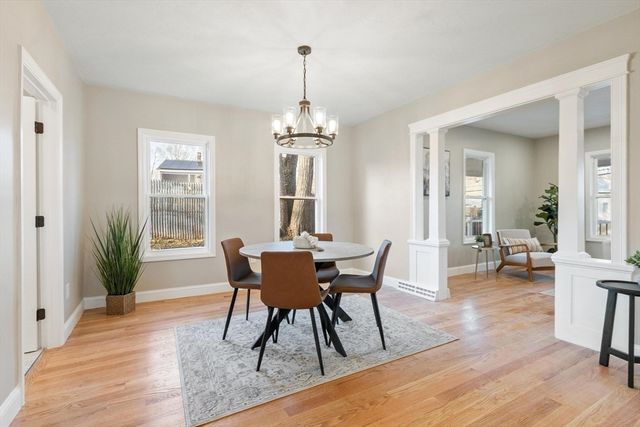 328 Oxford St N, Auburn, MA 01501